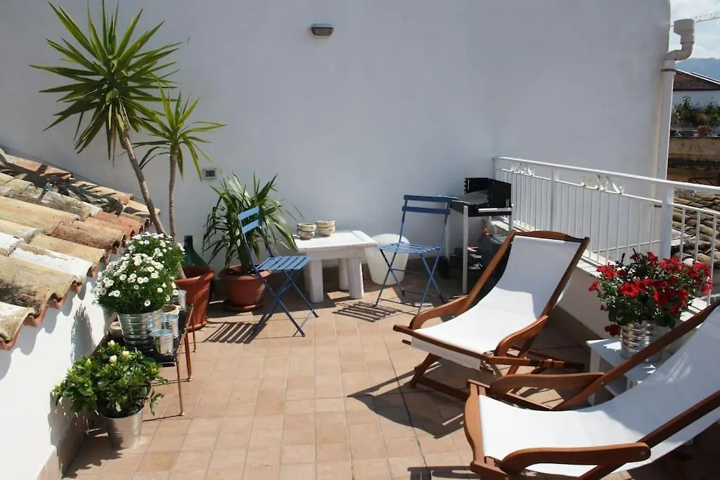 Casa Design Con Terrazzo In Centro Storico Apartment Palermo Italy