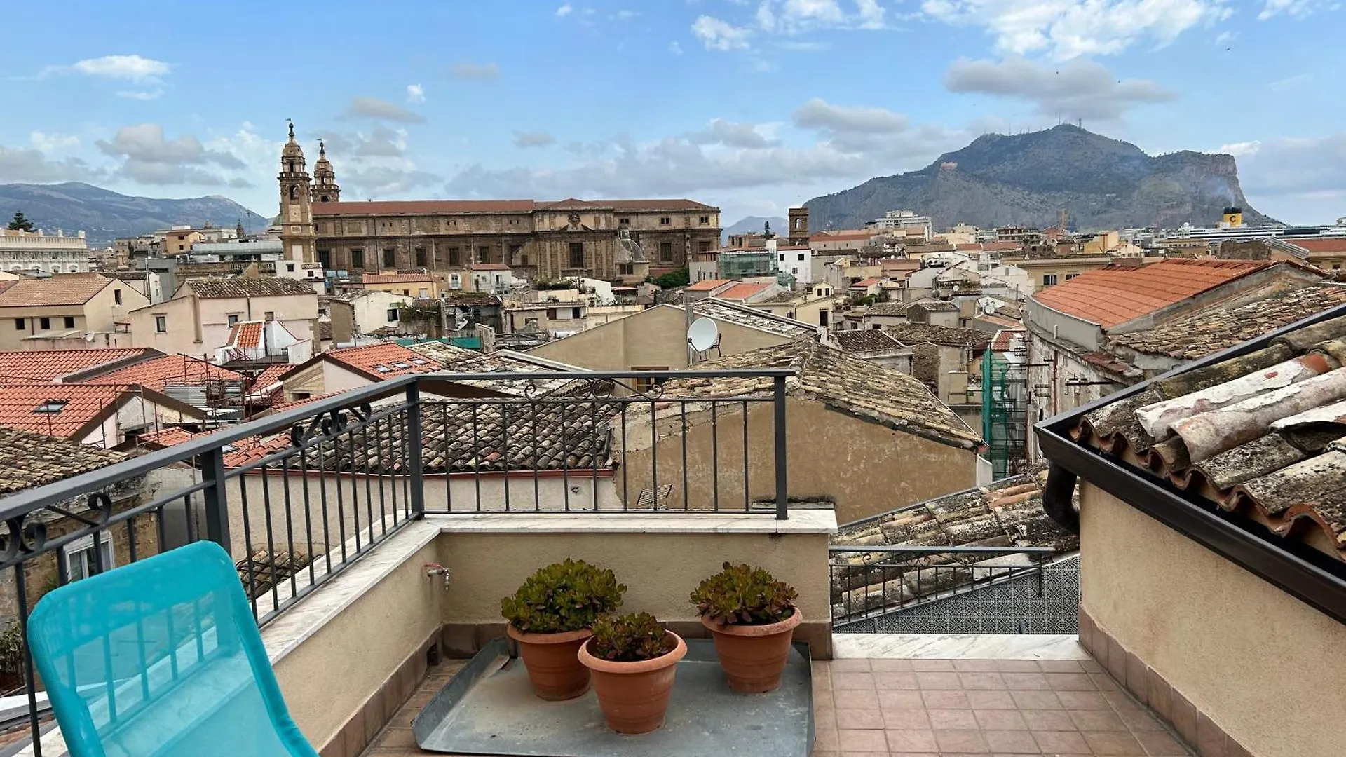 Casa Design Con Terrazzo In Centro Storico Apartment Palermo Italy
